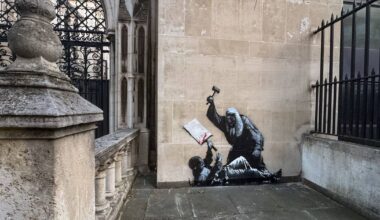 Banksy reaparece com mural polémico em Londres que acaba tapado pelas autoridades