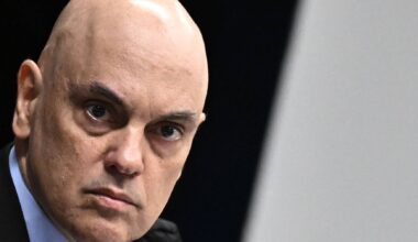 A mão de Alexandre de Moraes caiu com força sobre Jair Bolsonaro