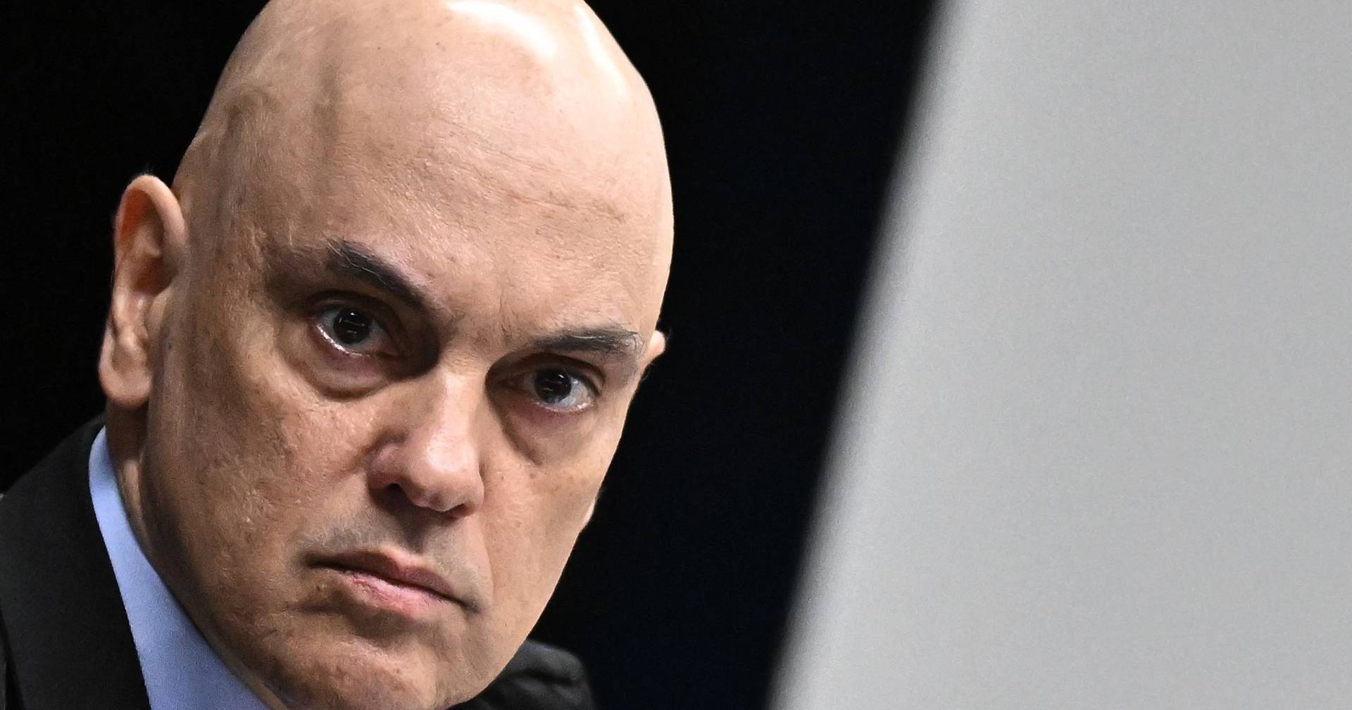 A mão de Alexandre de Moraes caiu com força sobre Jair Bolsonaro
