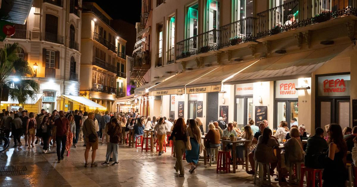 Espanha quer esplanadas sem fumo e igualar tabaco aquecido e cigarros eletrónicos ao tabaco tradicional
