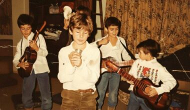 “A fotografia da capa foi tirada na casa da minha avó em 1985”: Miguel Araújo anuncia disco de duetos com Rui Veloso e António Zambujo