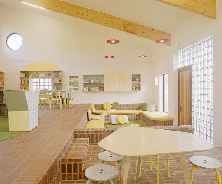 Biblioteca Rahmah / The MAAK - Fotografia de Interiores, Sala de Jantar, Madeira