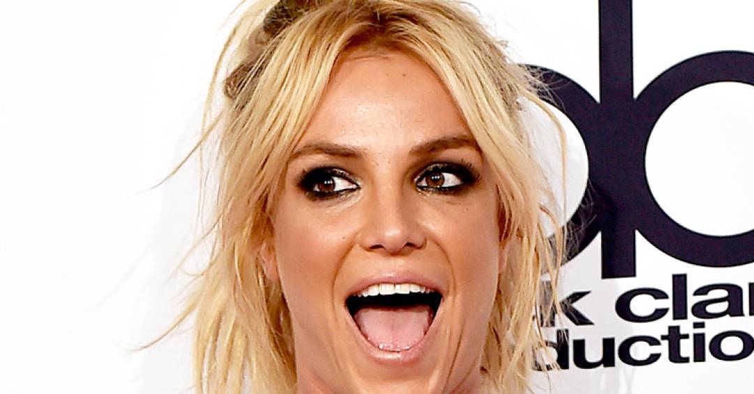 Britney Spears se joga na ‘vida louca’ de solteira, para desespero de fãs