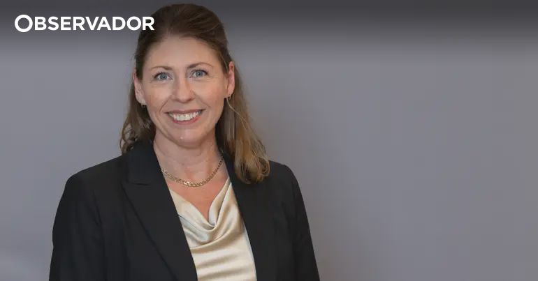 Suécia. Ministra da Saúde desmaia após assumir funções – Observador