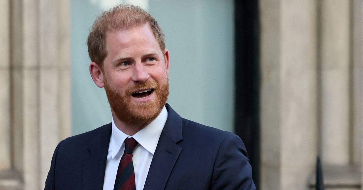 Príncipe Harry encontra-se com o Rei Carlos III em Londres pela primeira vez em mais de um ano