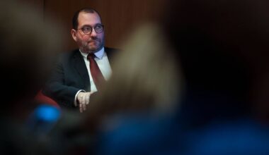 João Costa provoca André Ventura: "Se o PR for aos Camarões, não é a um festival de marisco"