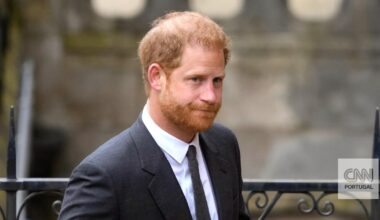 Príncipe Harry reencontra-se com o pai pela primeira vez em quase dois anos