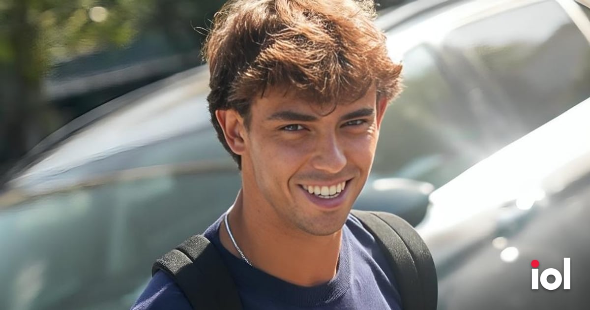 Sala de cinema, 11 casas de banho, campo de futebol privado. Entre na mansão de luxo onde vivia João Félix - Notícias de hoje
