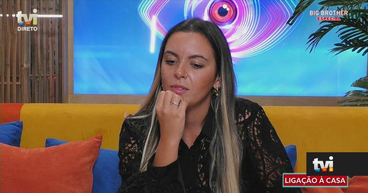 Inédito! Jéssica Vieira recebe telefonema do exterior - Big Brother