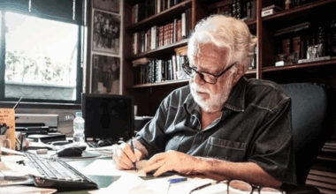 Família de Manoel Carlos processa Globo por falta de transparência em ganhos