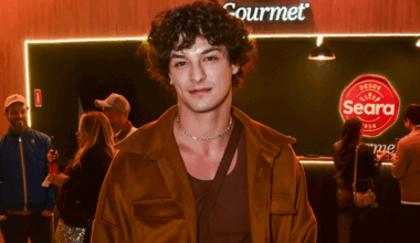 Pedro Waddington, o Tiago de Vale Tudo, diz que recebe mensagens picantes nas redes: 'Mandam muito'