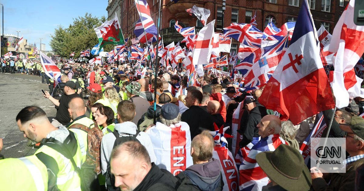 Extrema-direita leva milhares de pessoas a manifestar-se nas ruas de Londres. E também há um contra-protesto