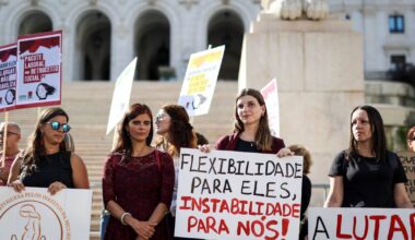 cerca de 200 pessoas protestaram junto ao parlamento, incluindo dois candidatos presidenciais