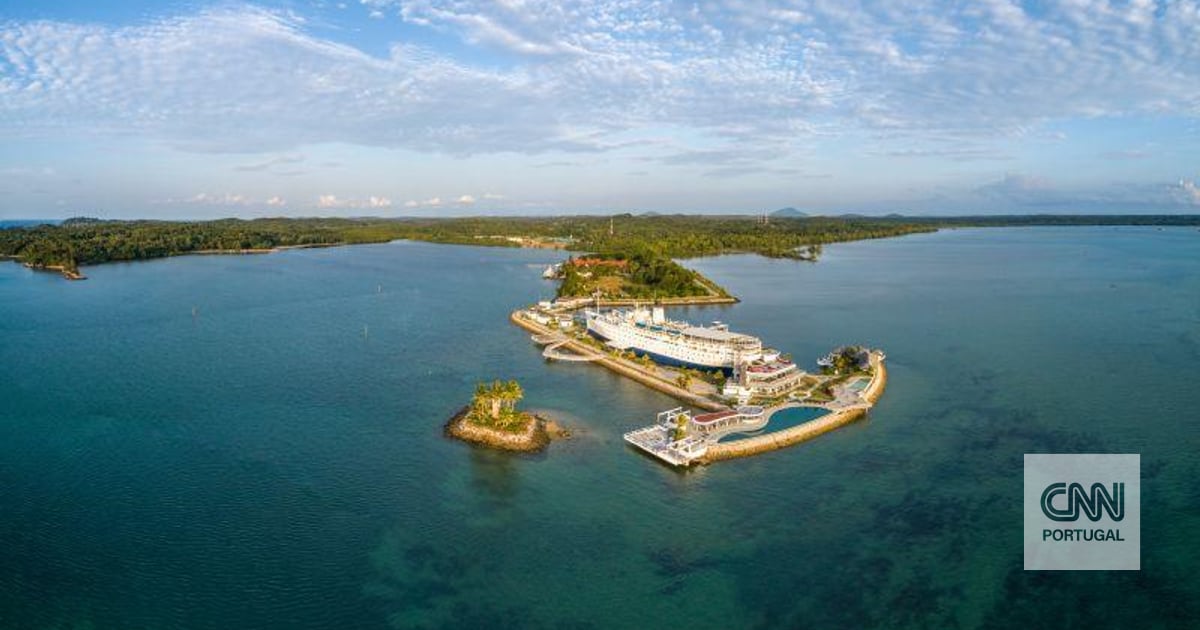 Comprou o navio de passageiros mais antigo do mundo e gastou 15 milhões para o transformar num hotel