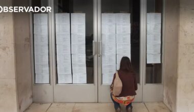Apenas três alunos entram em Medicina no Porto – Observador