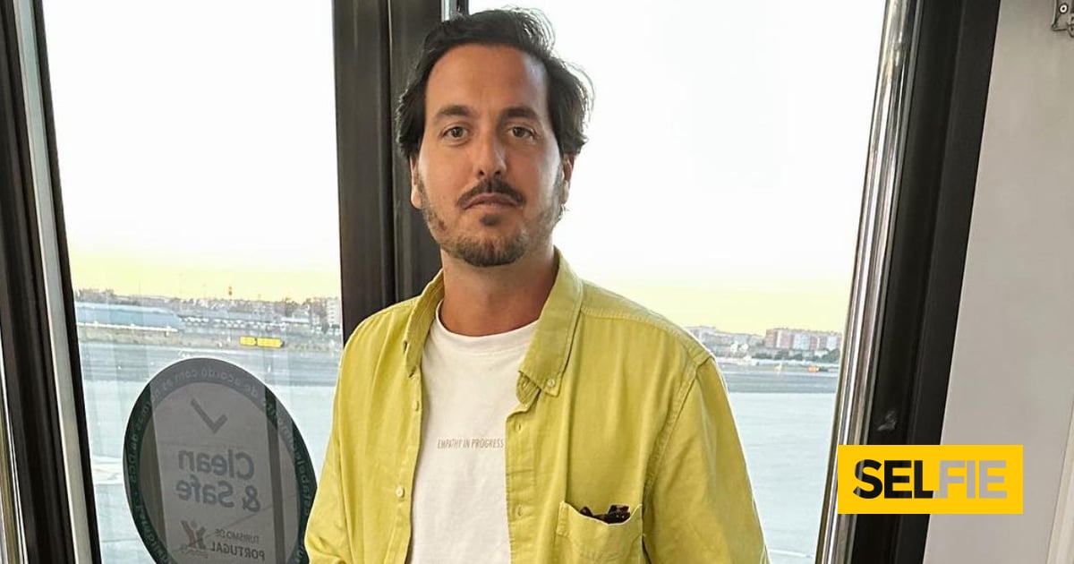 António Bravo abre as portas de casa... mas confessa: "Disseram-me que não gostavam do meu papel de parede"