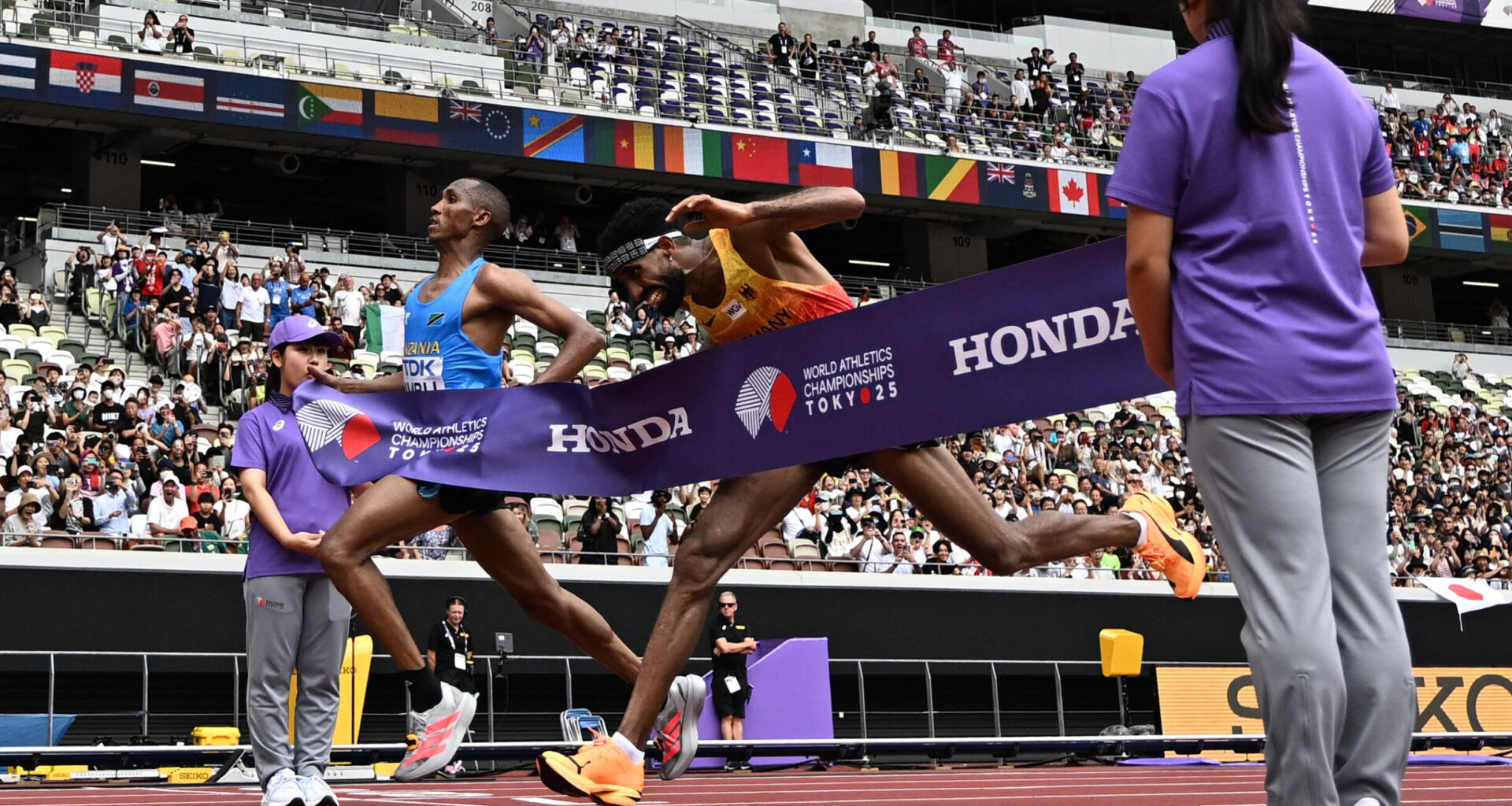 Foi preciso "photo finish" para encontrar vencedor da maratona nos Mundiais de atletismo