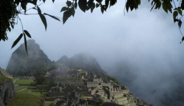 Circulação de comboios em Machu Picchu retomada após protestos de moradores