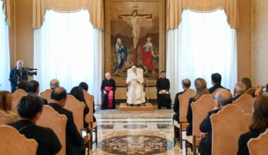 O Papa: famílias canto de esperança, pobreza e guerras ameaçam a sua dignidade
