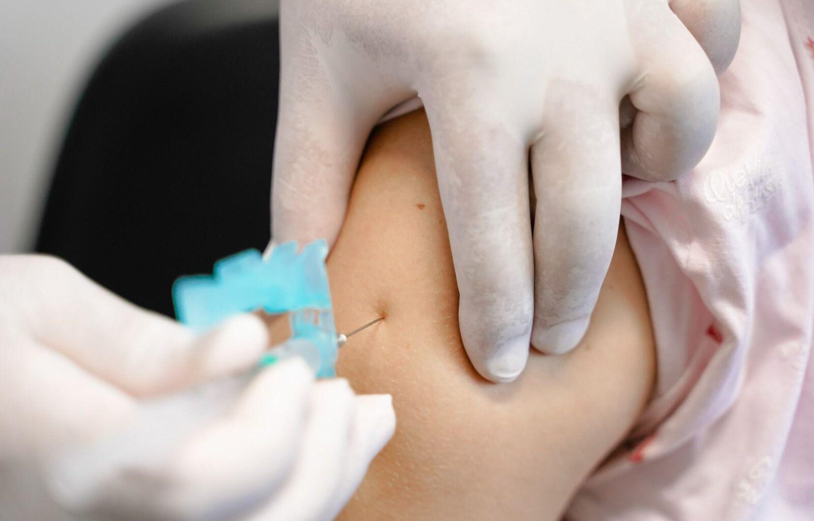 Vacina contra o vírus sincicial respiratório estará disponível no SUS para gestantes e bebês - CBN Goiânia