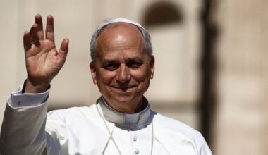 Papa afasta reforma em relação às mulheres e fiéis LGBT+ mas quer continuar caminho de Francisco