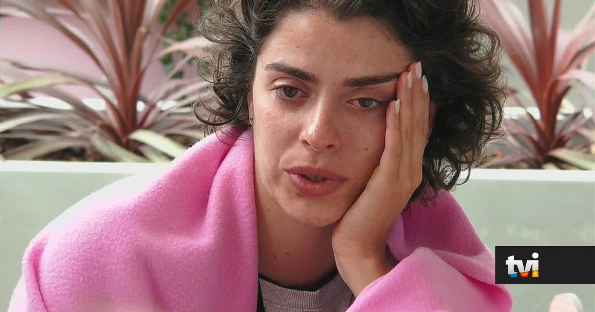 Bruna mostra-se lavada em lágrimas - Secret Story