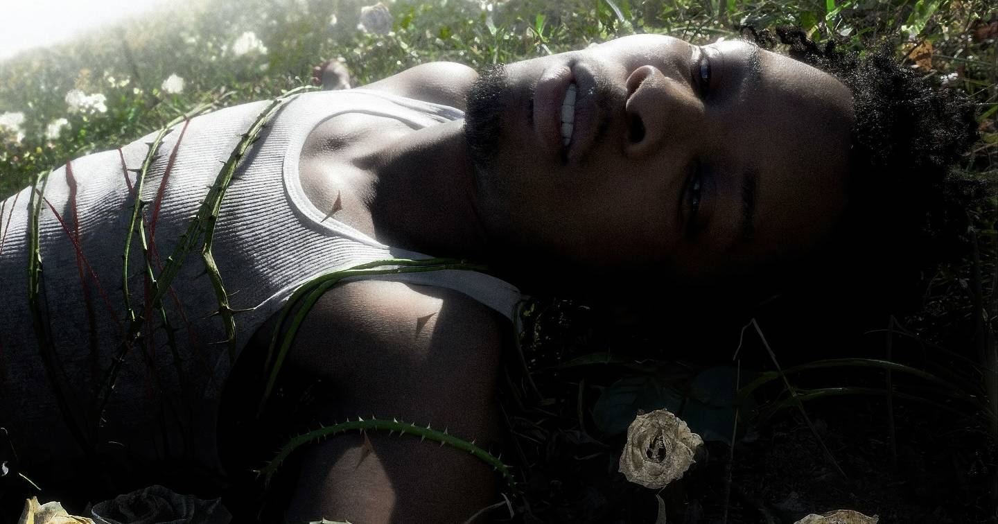 Cantor norte-americano cancela digressão depois de ser revelada identidade de jovem encontrada morta na bagageira do seu automóvel