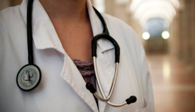 Médicos são os que mais ganham com horas extra: despesa do SNS com trabalho suplementar cresce 82% numa década