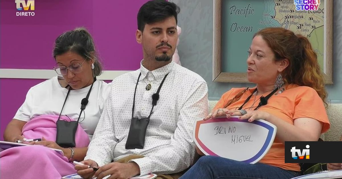 Carina sente-se posta de lado e gera-se confusão na casa - Secret Story