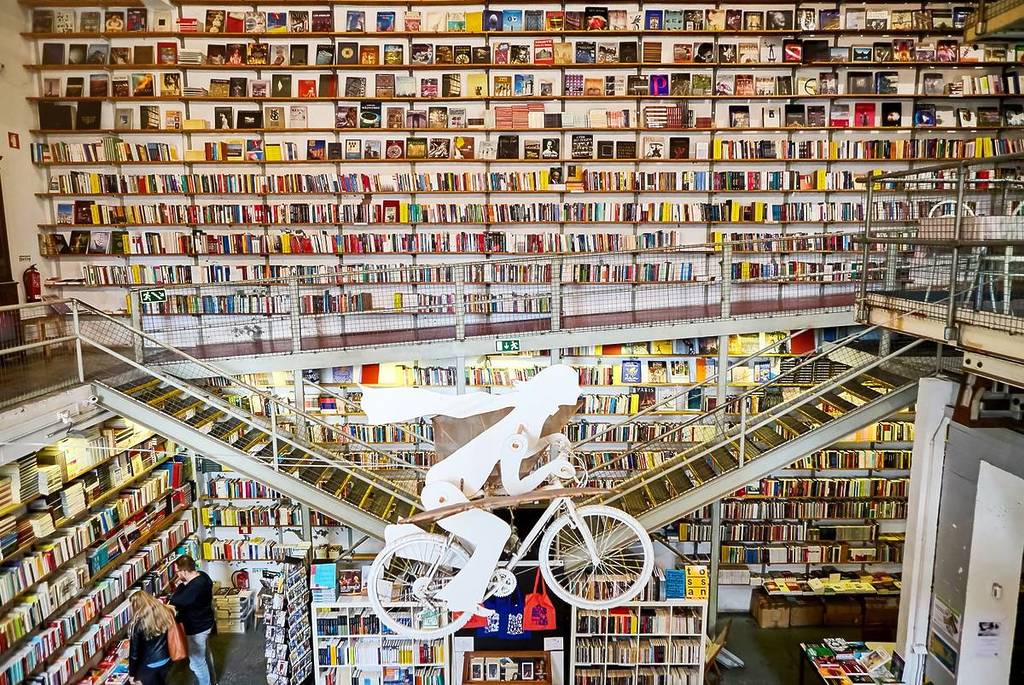 Ler Devagar no top 10 das livrarias-café mais bonitas do mundo