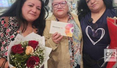 Mãe reencontra as filhas gémeas pela primeira vez em 45 anos
