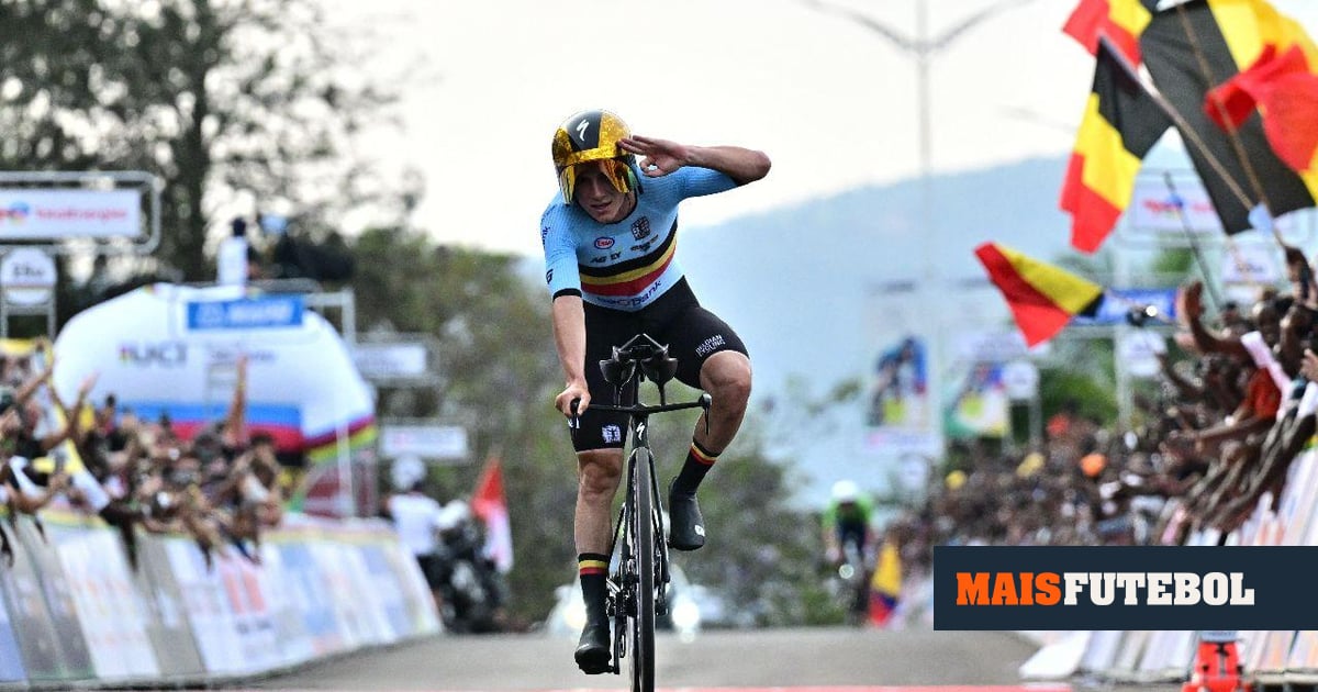 VÍDEO: Evenepoel sagra-se tricampeão mundial de contrarrelógio