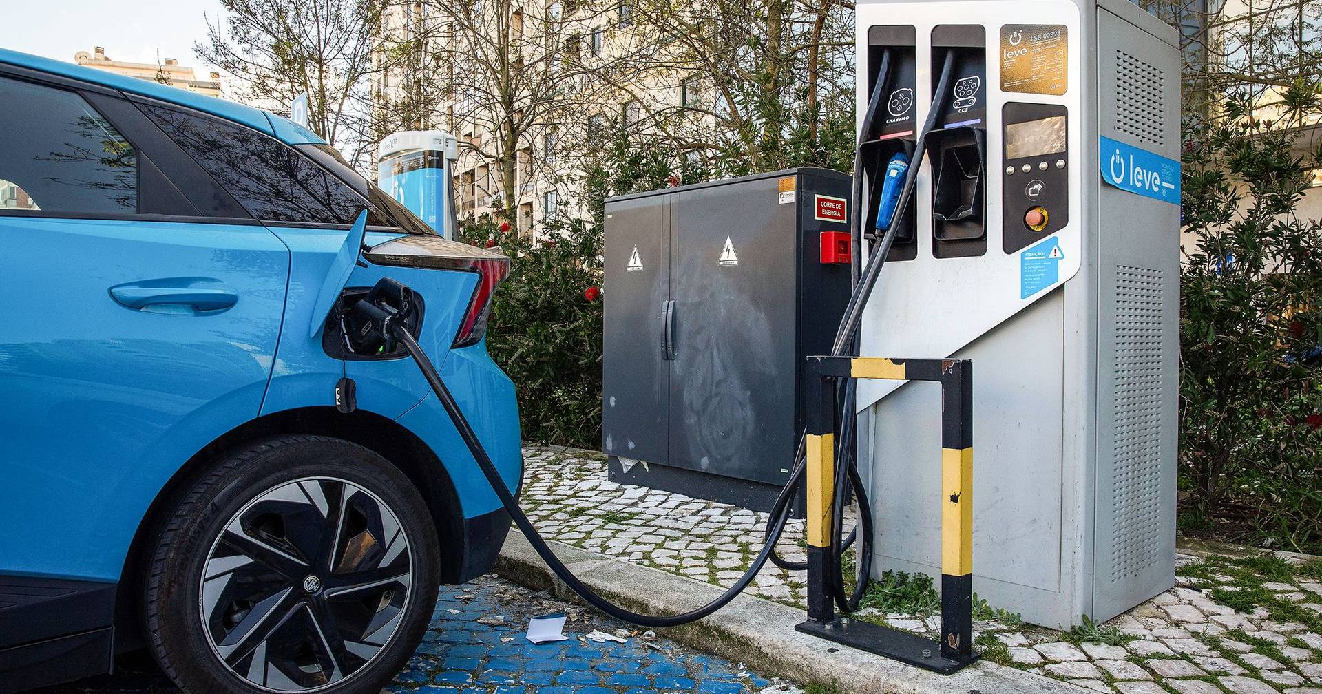 Petição pede que apenas carros elétricos circulem no centro de Lisboa