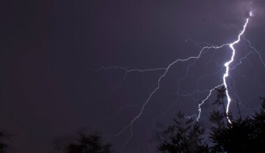 Ciclone tropical Gabrielle intensifica-se e deve passar pelos Açores como furacão de categoria 1