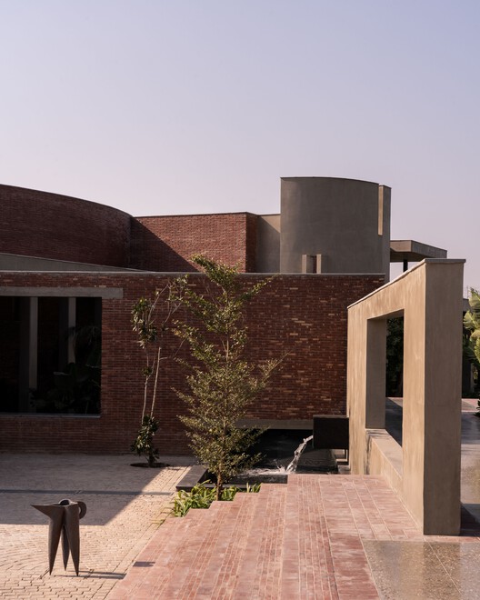 Casa Santuário / RENESA Architecture Design Interiors Studio - Fotografia de Exterior, Tijolo, Concreto