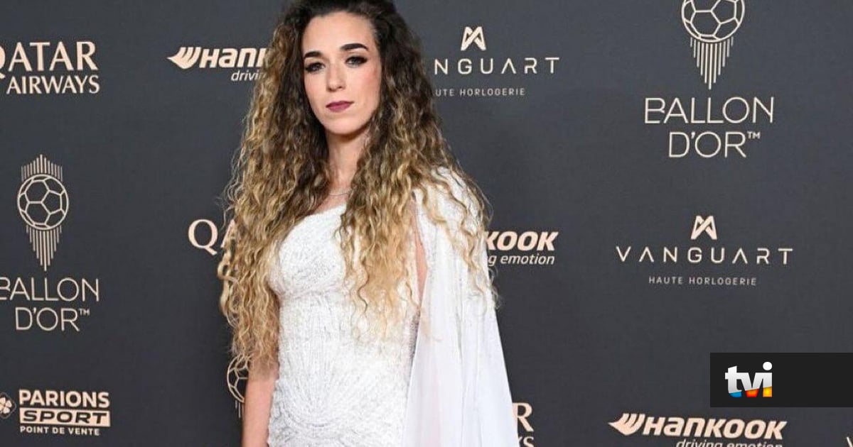 O pormenor arrepiante que Rute Cardoso, viúva de Diogo Jota, levou à gala da Bola de Ouro - Dois às 10