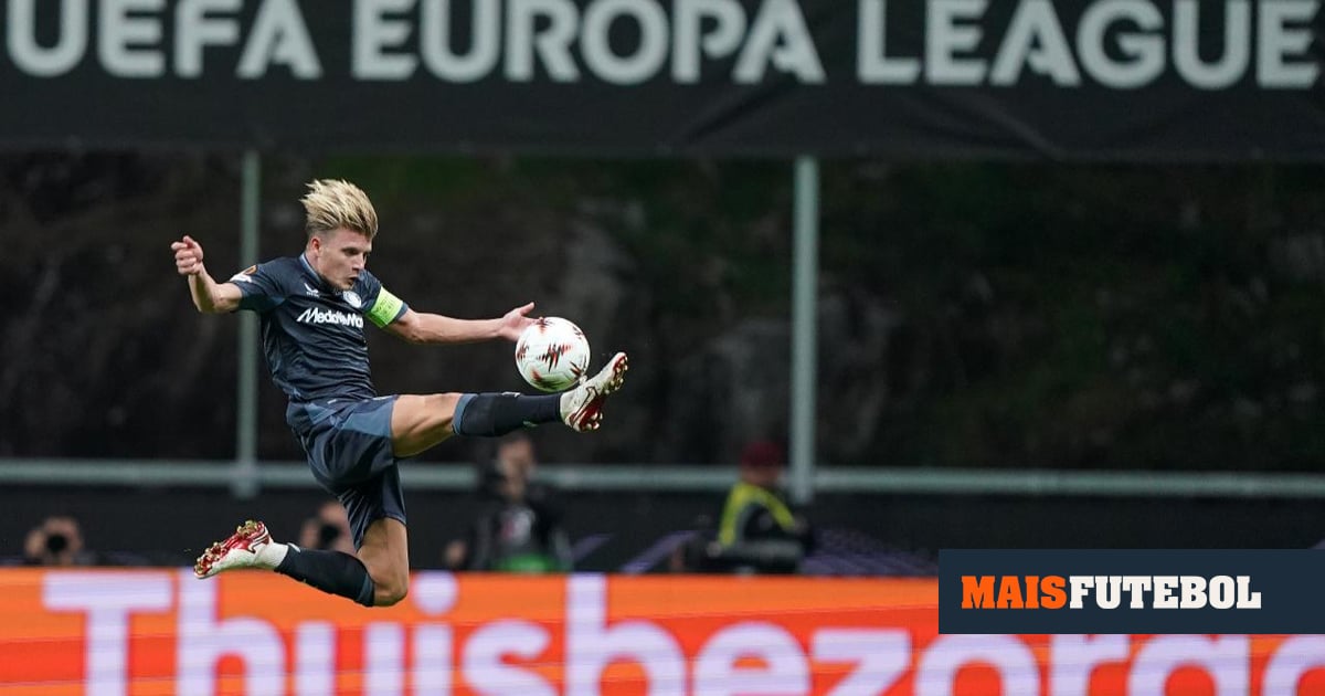 Capitão do Feyenoord acusa colegas de egoísmo, treinador discorda