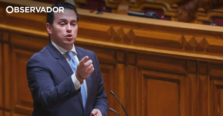 Aguiar-Branco condena ato "inaceitável" de Filipe Melo – Observador