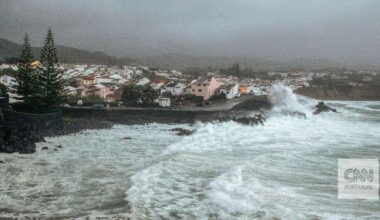 Gabrielle era um furacão mas chegou aos Açores tempestade: há quedas de árvores, de postes e vários danos