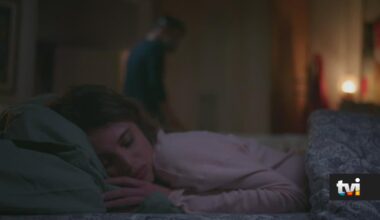 A Protegida: O momento em que Carlota é raptada, enquanto está ao lado de Mariana - Novelas
