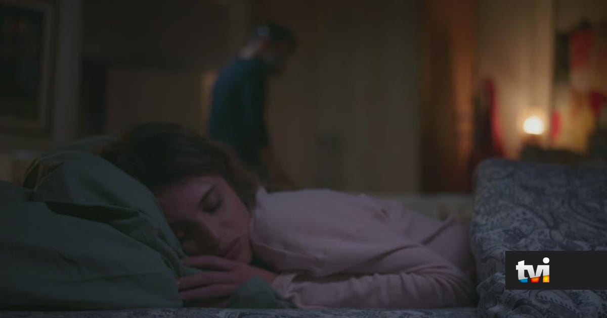 A Protegida: O momento em que Carlota é raptada, enquanto está ao lado de Mariana - Novelas