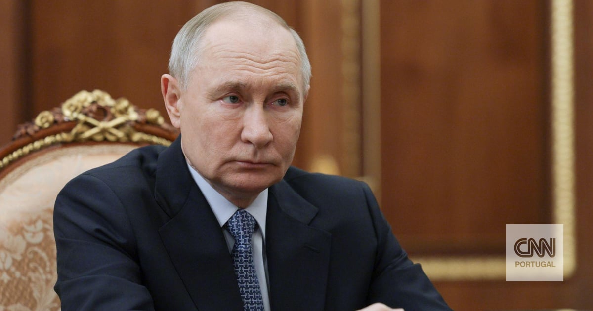 Reino Unido pode já estar em guerra com a Rússia, avisa ex-diretora do MI5, que sabe de "várias coisas"