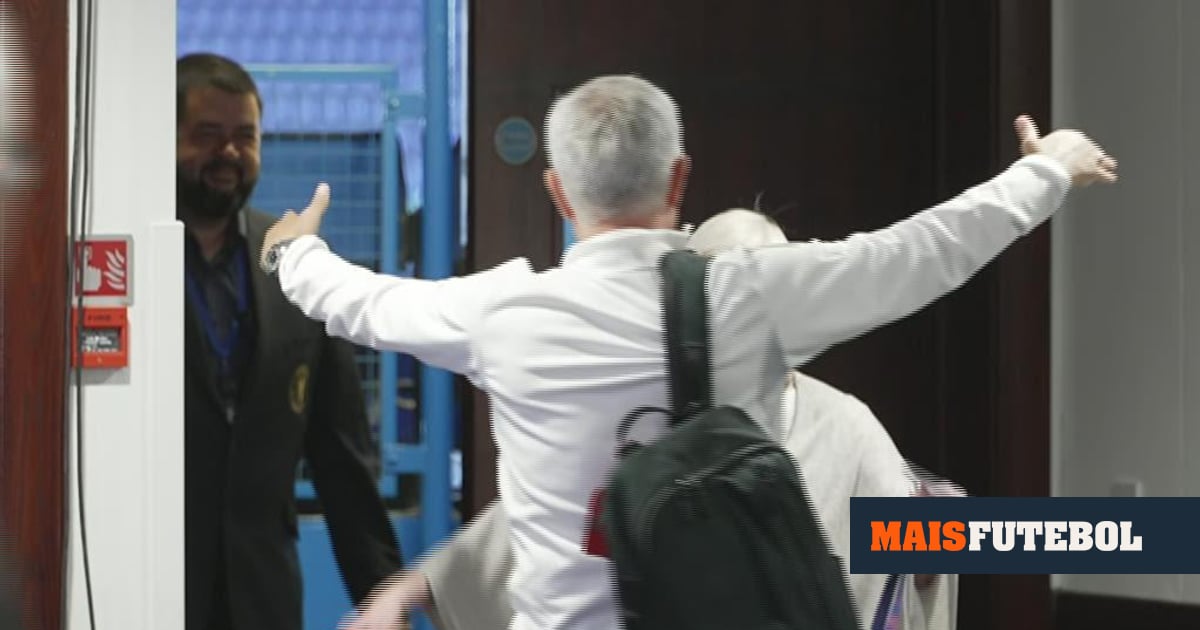 Mourinho revê funcionária antiga o Chelsea e faz uma festa - Maisfutebol