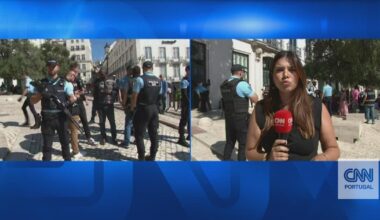 Operação policial da PSP cerca largo no Rossio, em Lisboa