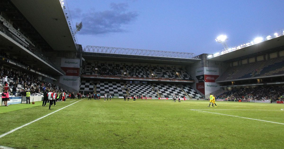 Tragédia no Bessa: jogador de sete anos do Boavista morre após colapso em treino