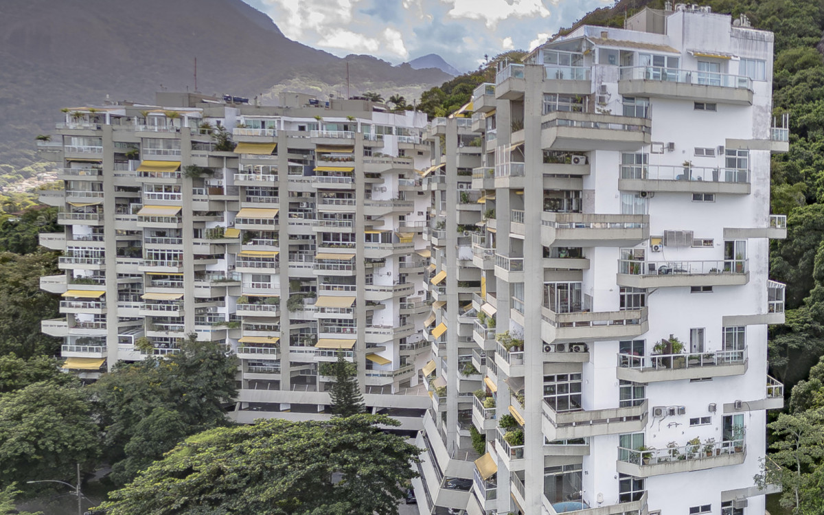 Arquiteto lança livro com projetos icônicos na Barra da Tijuca |