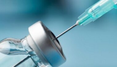 Especialista recomenda cautela com anúncio de vacina russa contra o câncer