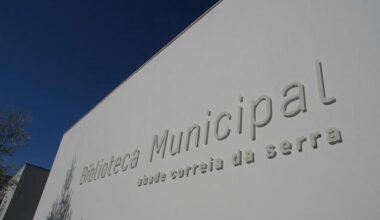 Biblioteca de Serpa recebe apresentação de livros sobre 25 de Abril de 1974 | Rádio Voz da Planície - 104.5FM