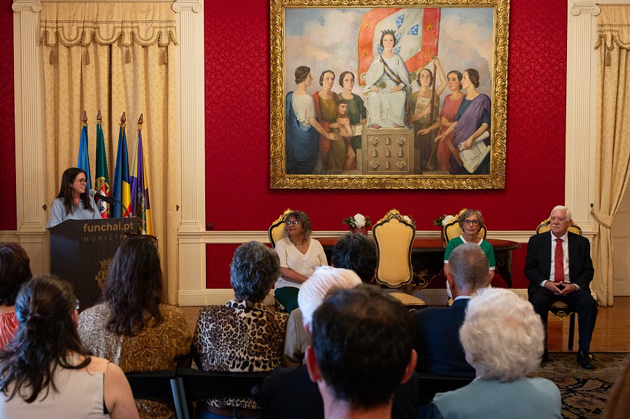 Funchal apresentou livro "Com a mala cheia de sonhos"