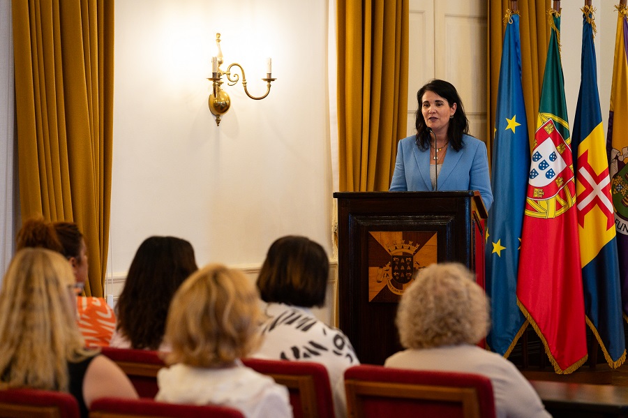 Estudo sobre a realidade social do Funchal apresentado em livro